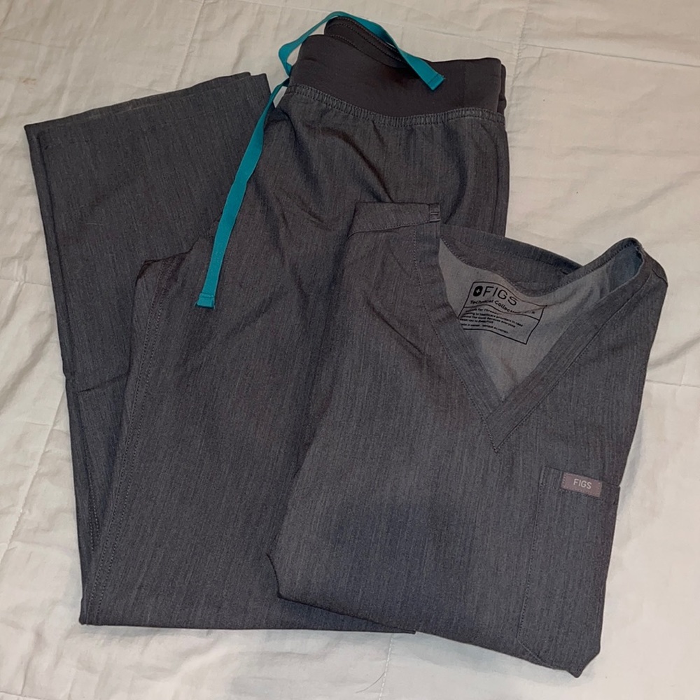Small Figs scrubs